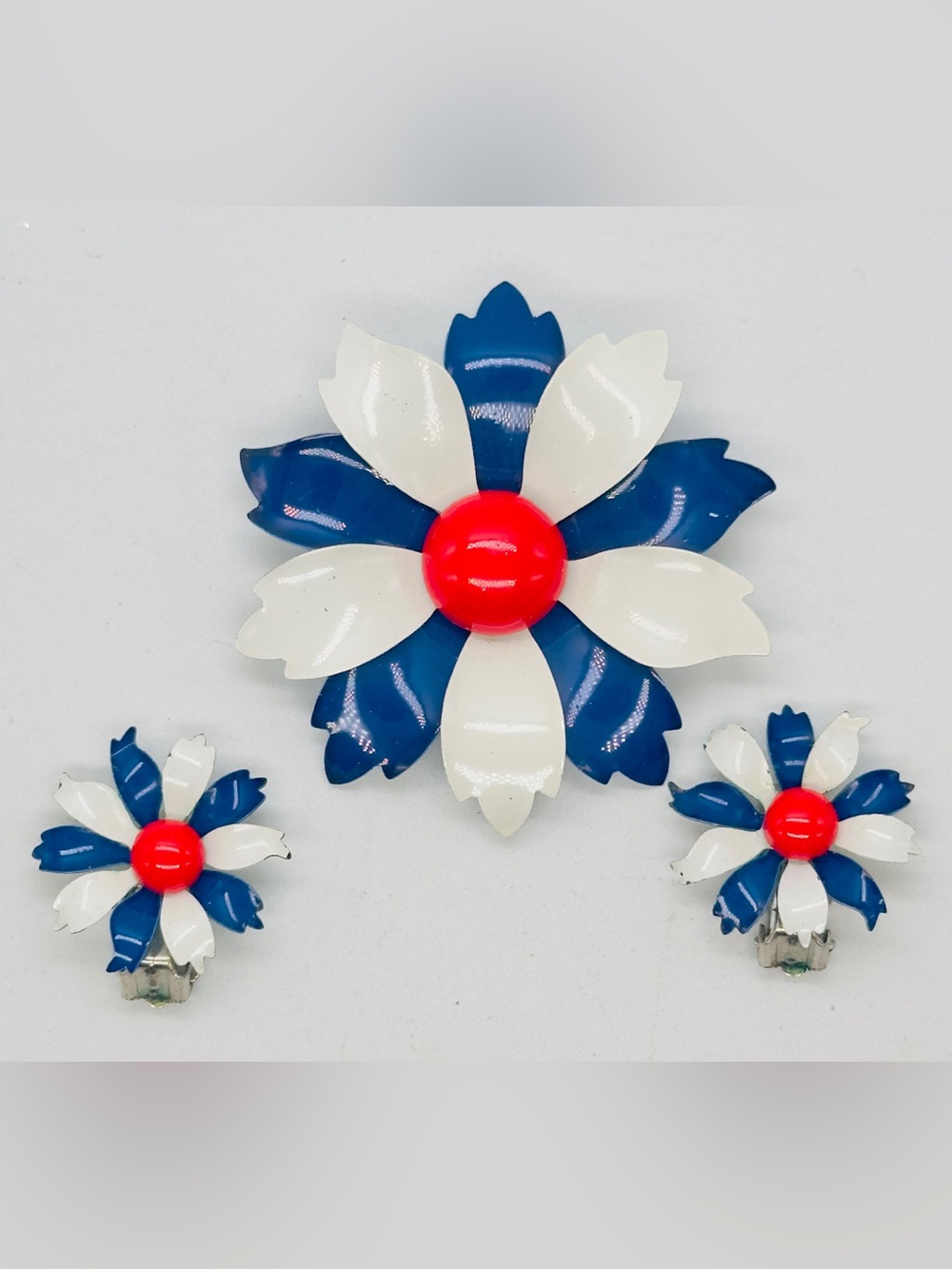 Vintage Flower Enamel Brooch Pin Clip Earrings Set Red White Blue Patriotic